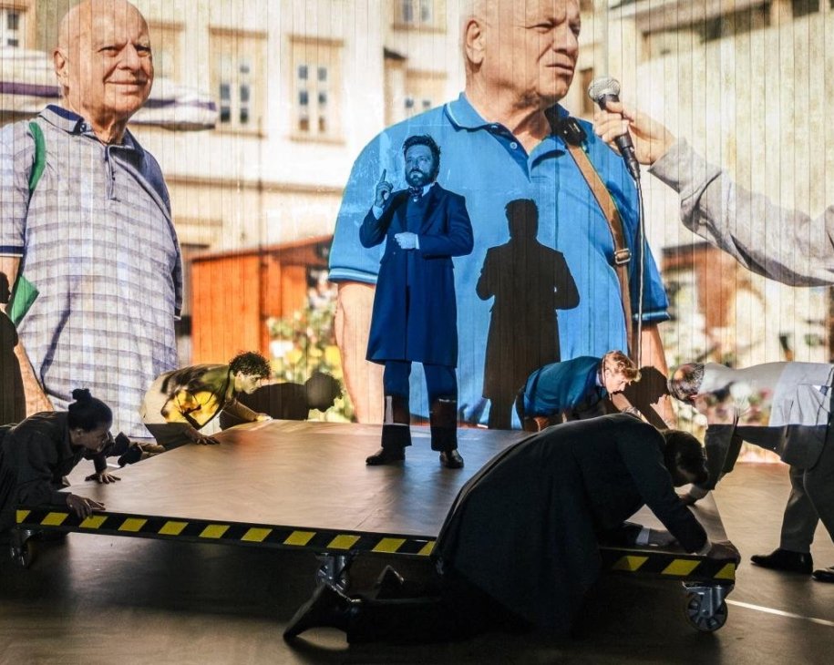 Divadlo Husa na Provázku. Jan Mikulášek: Sága rodu Marxů © David Konečný