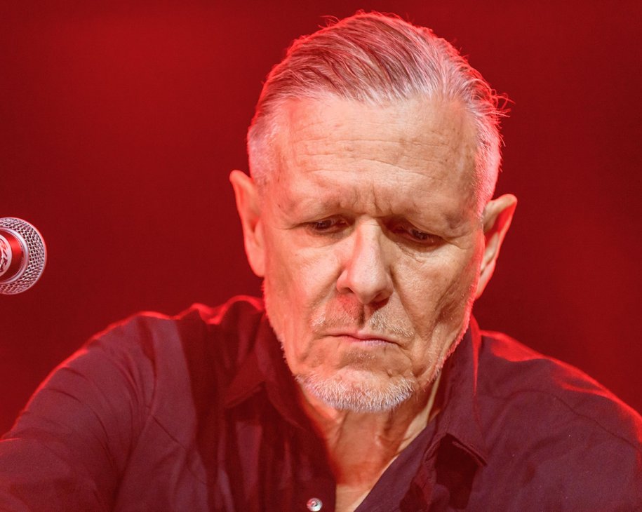 Swans-MichaelGira-Live-72dpi.jpeg